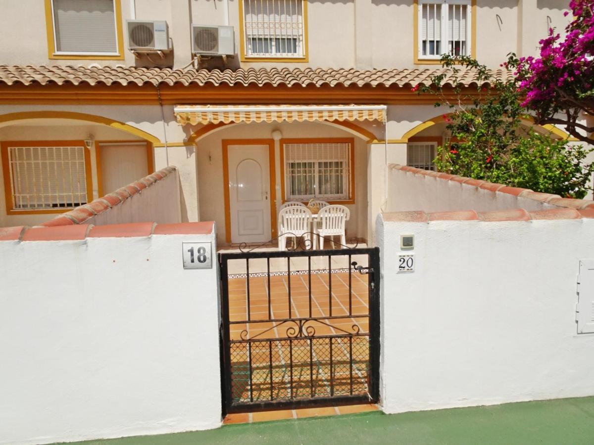 La Playa Oliva - Casa 20 Alquiler Solo Familias Apartment Bagian luar foto